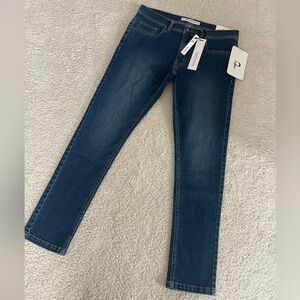 Indigo Slim Fit Jeans with Streamlined Silhouette